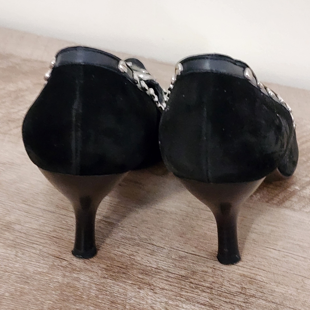 Hollywould Black Suede Leather Studded Handcuff Heels Pumps Made Italy Size 9.5 - Picture 10 of 14